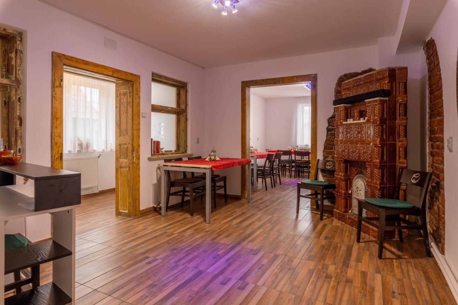 Happy Nest Hotel Luna de Sus  Екстериор снимка